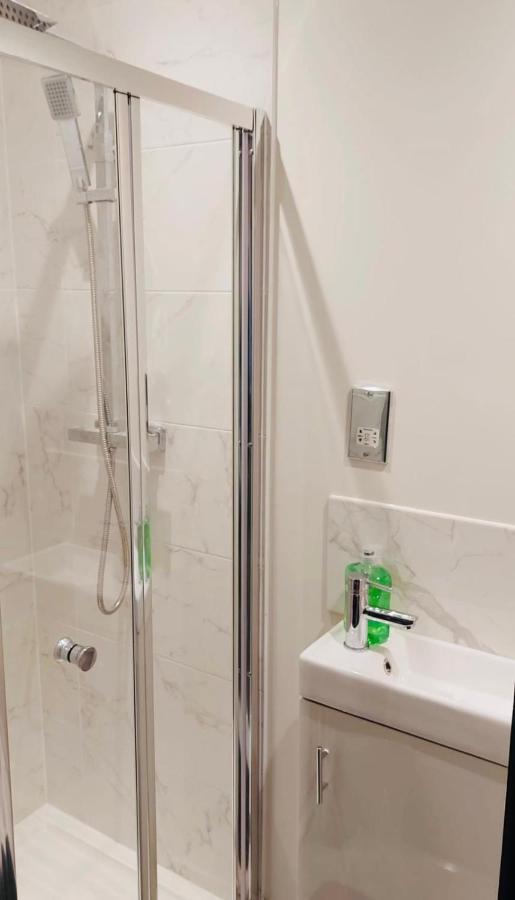 Green Lantern, Private En-Suite Double Bedroom Aveley Esterno foto