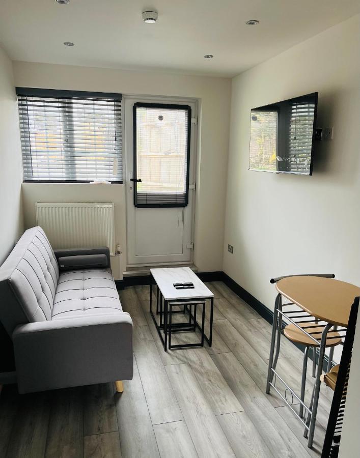 Green Lantern, Private En-Suite Double Bedroom Aveley Esterno foto